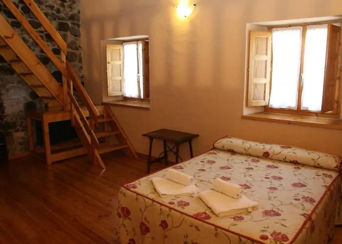 Casa Susaron Homestay *